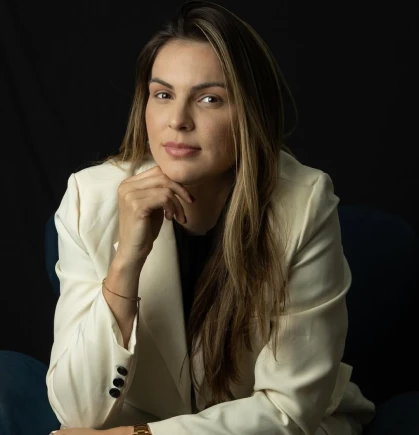 Foto de Dra. Érica Lopes, aluno do método Odonto Galaxy
