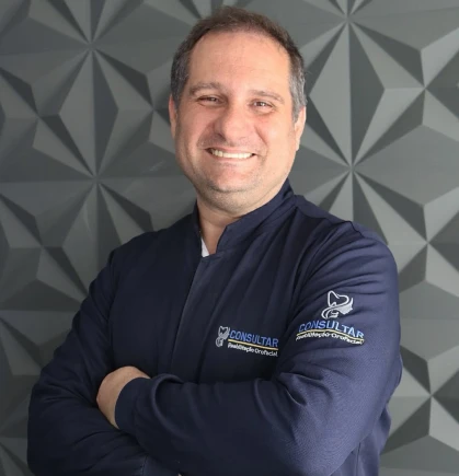 Foto de Dr. Márcio Rocha, aluno do método Odonto Galaxy